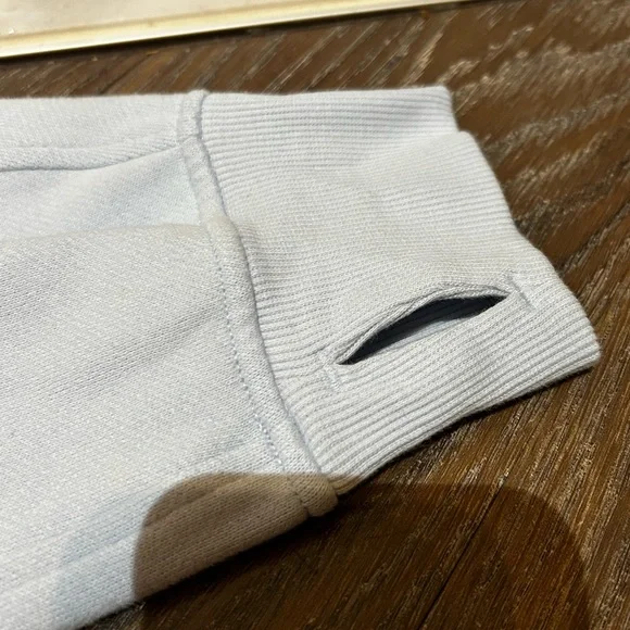 lululemon athletica Scuba Cropped - Light Blue - XS/S - Picture 8 of 10